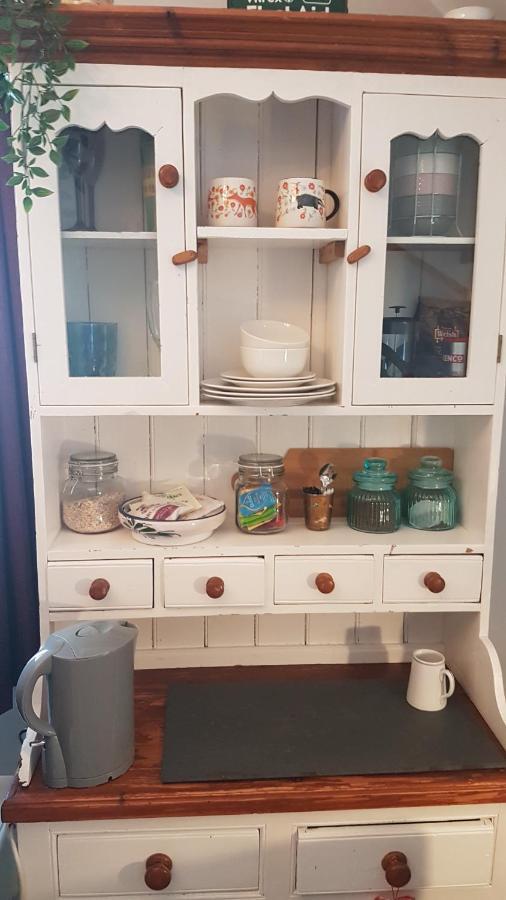 Post Office Row Apartment And Garden Crickhowell Eksteriør bilde