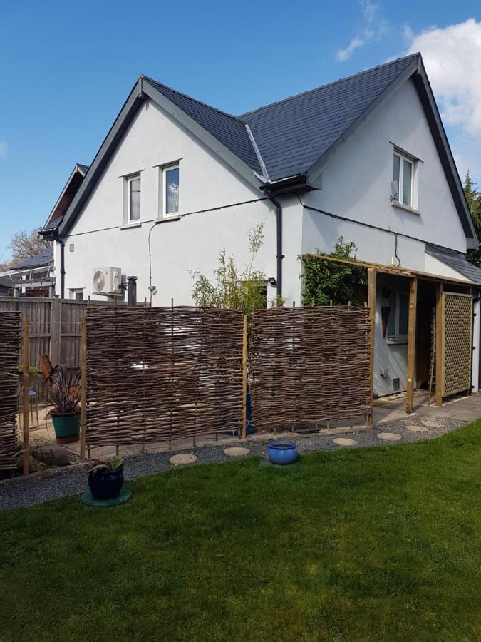 Post Office Row Apartment And Garden Crickhowell Eksteriør bilde